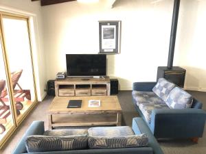 Canal Rocks Beachfront Apartments