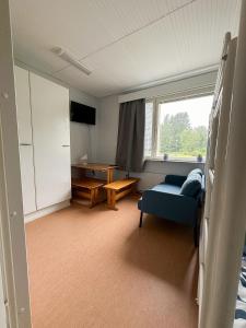 Lepopaikka Lokinpesä, Majoitus ja Camping