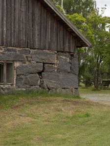 Lepopaikka Lokinpesä, Majoitus ja Camping