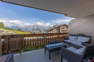 Victoria - real ski-in ski out, great view