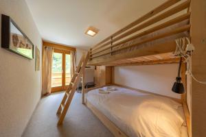 Victoria - real ski-in ski out, great view