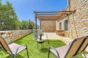 Crown House in Areopolis