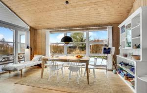Beautiful Home In Hjørring With Wifi