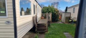 Caravan - Sleeps 8 pet friendly & hot tub
