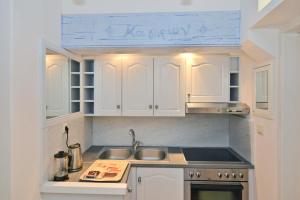 Santa Katerina Apartments & Studios