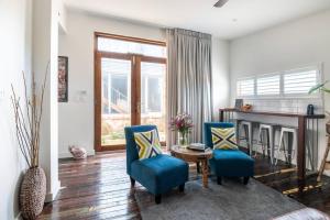 Studio South Port - Lush Private Oceanfront Studio Apartment