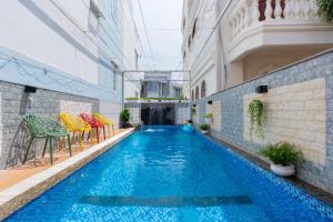 Quỳnh Như Booking