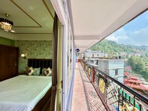 Yepplos Luxury Deluxe Room with Mountain View