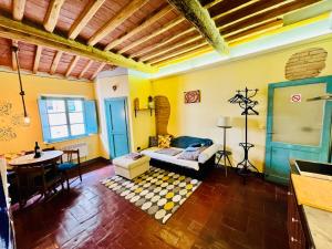 Turquoise Rose Apartment