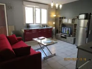 T2 centre ville, wifi, parking - 贝济耶