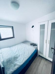 Domek nr.2 nad jeziorem w Puszczy Zielonka