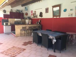 Appartements Charmant studio avec piscine partagee a Sernhac - 30 m² : photos des chambres