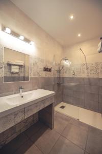 Hotels Logis Hotel Restaurant Le Plantevin : photos des chambres