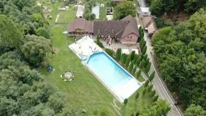 Virágcsárda / Casa cu Flori Events & Rooms - Olteni