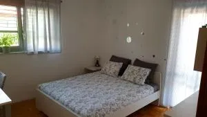 Apartment EMMA Ljubljana - FREE parking, AC, Wifi - Stožice