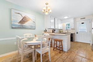 Harbor House B12 - My Blue Heron