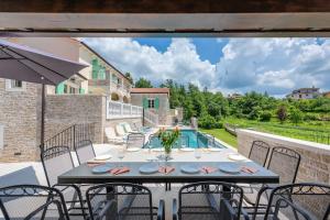 Villa Valffiorita by Briskva