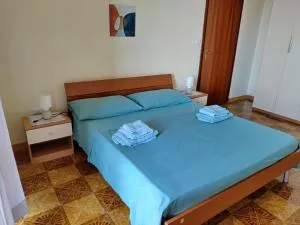 Nunzia Home - Appartamento indipendente 85 mq - Bagno Privato - Aria Condizionata - Quadrelle