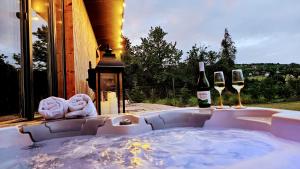 Halacs Homes Boutique Cabins, Unique cabin - 4hvězdičkové hotely ve městě Balatonalmádi