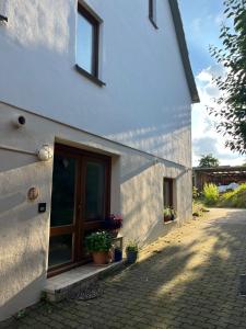 Kleine Wohnung auf dem Hühnerhof im Stadtbusbereich