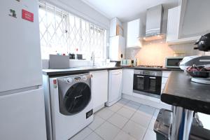 3 Bedroom House in Euston, Patio & BBQ