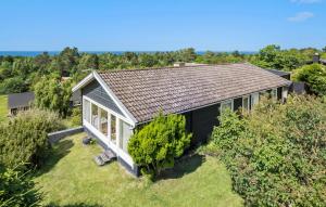 3 Bedroom Cozy Home In Fårevejle