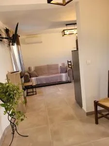 Sunny Cottage - Фрежюс