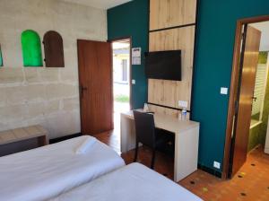 Hotels Hotel et Appart'Hotel Le Relais Du Val D'Orbieu : photos des chambres
