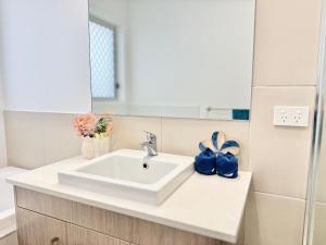 Absolute Familial Paradise- Greenbank