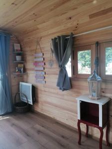 B&B / Chambres d'hotes La roulotte des Trois Arbres : photos des chambres