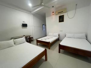 Rathna Holiday Resort