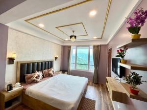 Yepplos Stunning Mountain View 2-bedroom apartment with Private Kitchen - 24hrs Caretakers & Power Backup