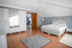 دوبلكس معلق في منطقه هادئه