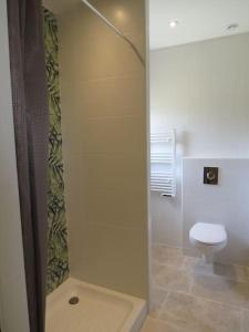 Maisons de vacances Maison face au Luberon avec piscine - 5 Chambres : photos des chambres