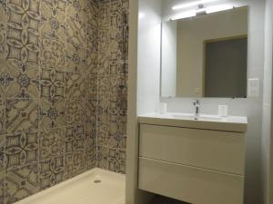 Maisons de vacances Maison face au Luberon avec piscine - 5 Chambres : photos des chambres