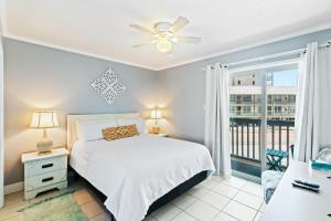 2-Bedroom Condo on Gulf Shores Beach wPool