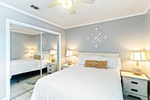 2-Bedroom Condo on Gulf Shores Beach wPool