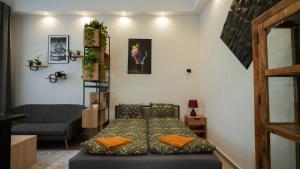 Ruinbar Nights City Style Residence with AC