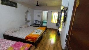 Jag Niwas Guest House & pure veg restaurant