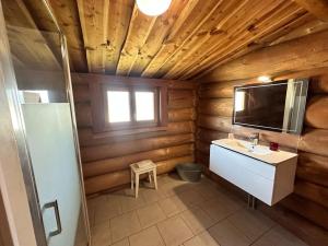 Maisons de vacances C Les rondins nature gite 8 personnes avec jardin : photos des chambres