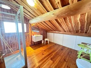 Maisons de vacances C Les rondins nature gite 8 personnes avec jardin : photos des chambres