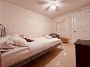 Zen style 3 bedrooms walking to the Falls USA