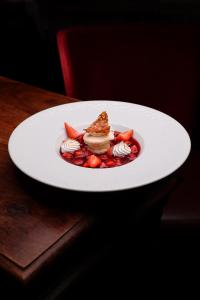 Hotels Logis Hotel-Restaurant Les Voyageurs : photos des chambres