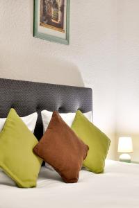 Hotels Logis Hotel-Restaurant Les Voyageurs : photos des chambres