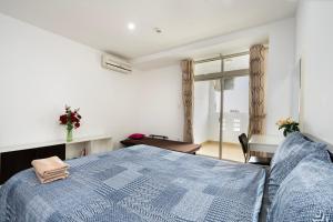 International Plaza, District 1