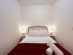 NEW! Casino Close Comfort walk to the falls