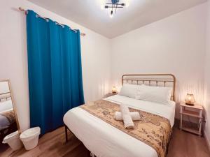 NEW! Casino Close Comfort walk to the falls