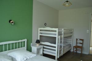 B&B / Chambres d'hotes Chambre d'hotes la ville en bois : Chambre Familiale