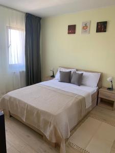 Bed & Garage near City