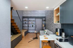 Loft 1 BR with with unique and splendid design, La astoria 3, Appartment, Dist 2